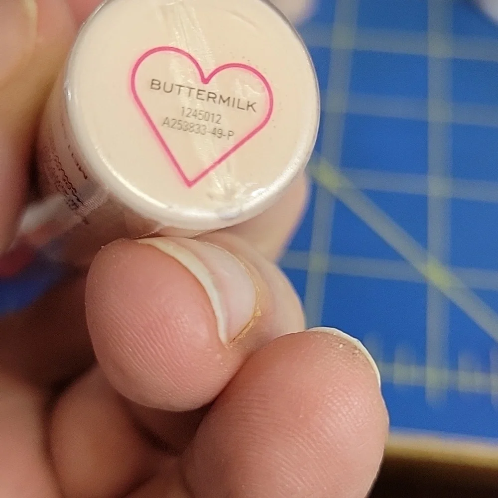 I ❤️ Revolution Heart Breaker Concealer 12ml Buttermilk New